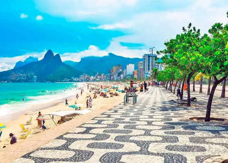 Ipanema boardwalk with Dois Irmãos hill behind