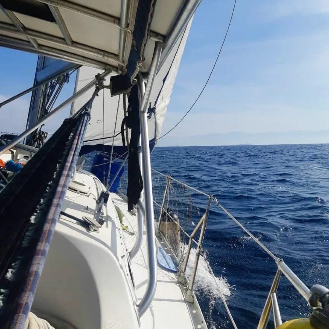 Beneteau-Oceanis-370-11