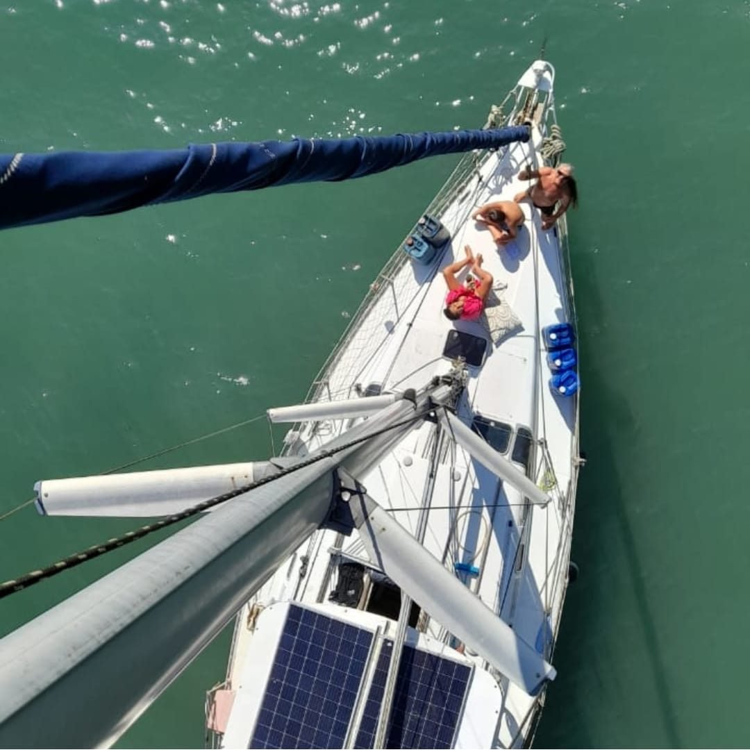 Beneteau-Oceanis-370-6