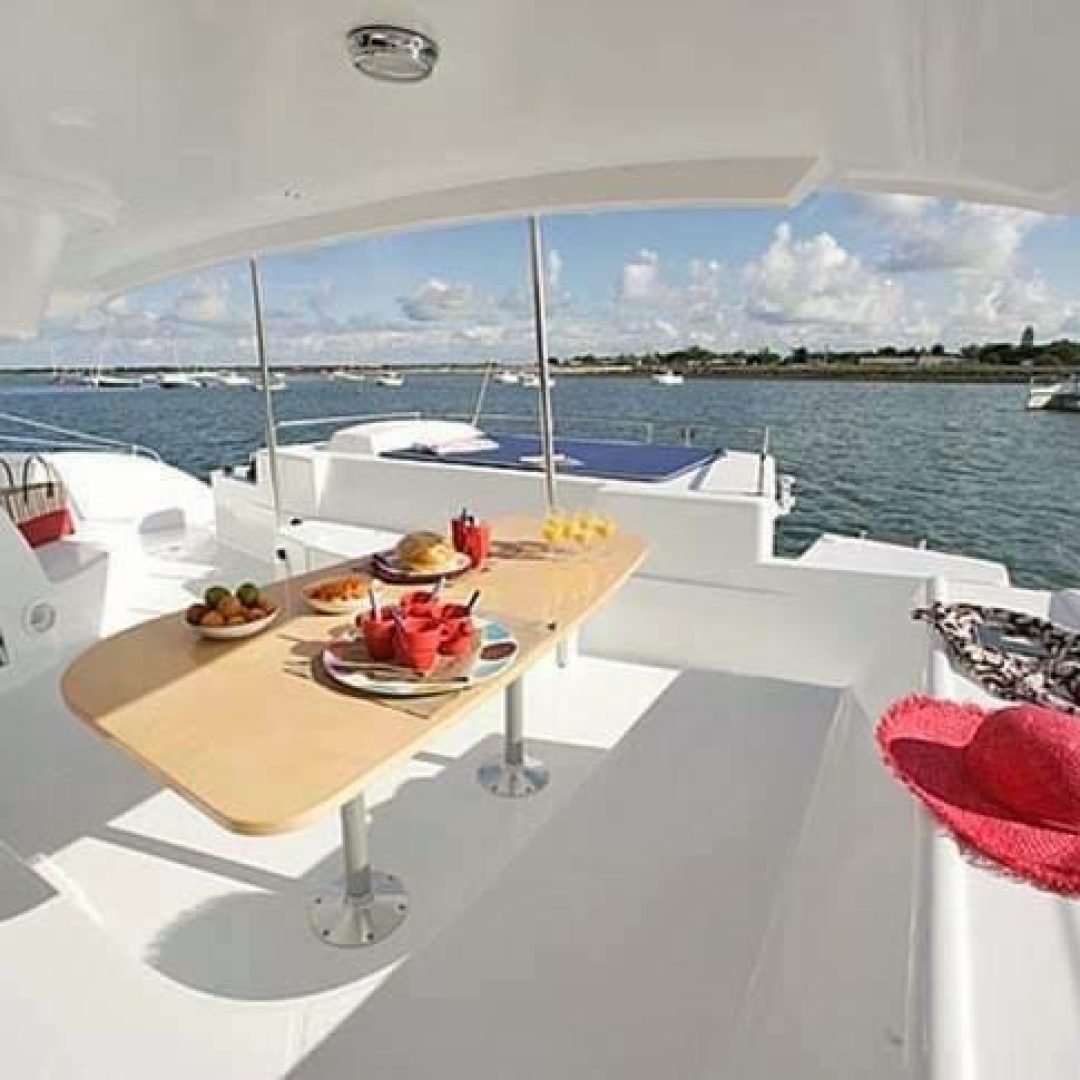 Catamara-Fountaine-Pajot-Salina-48-Evolution-Allegro-Charter-3-1