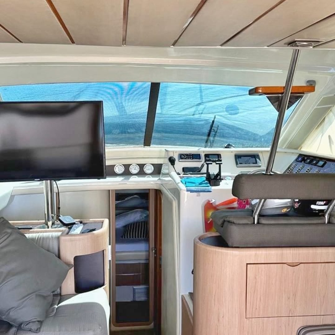 Ferretti-43-10